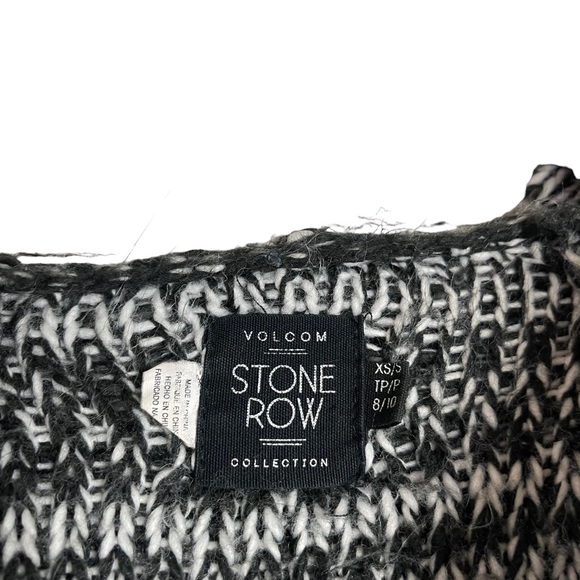 VOLCOM Women’s Gray Tribal Knit Cardigan Hoodie Size XS Aztec Boho Fringe Zip Up - Picture 2 of 7